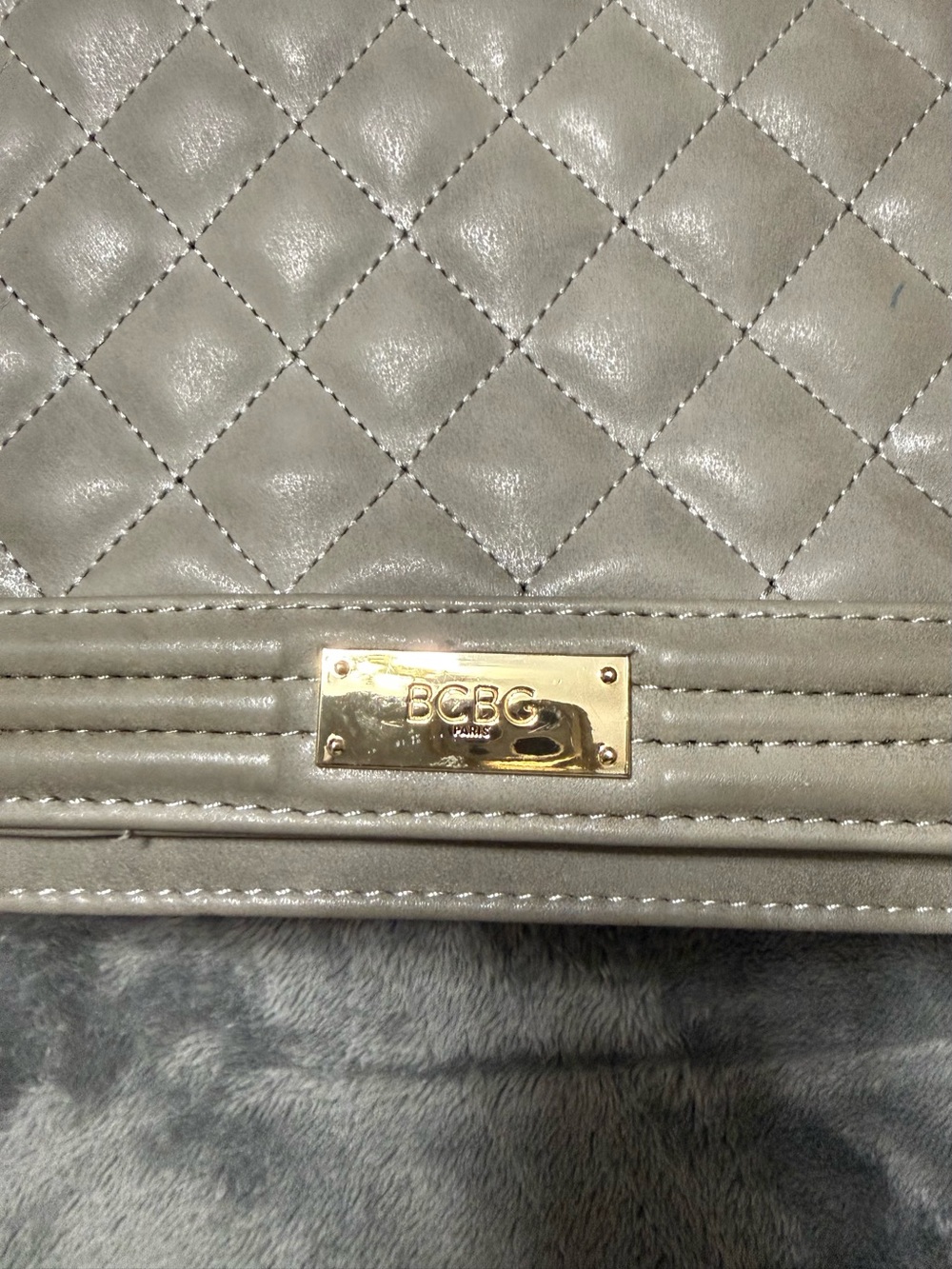 BCBG Quilted Shoulder Bag in Light Gray with Gold Chain - Picture 2 of 12